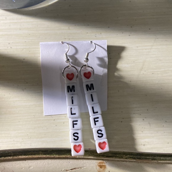 “❤️Milfs❤️” Earrings😽 - Picture 2 of 2